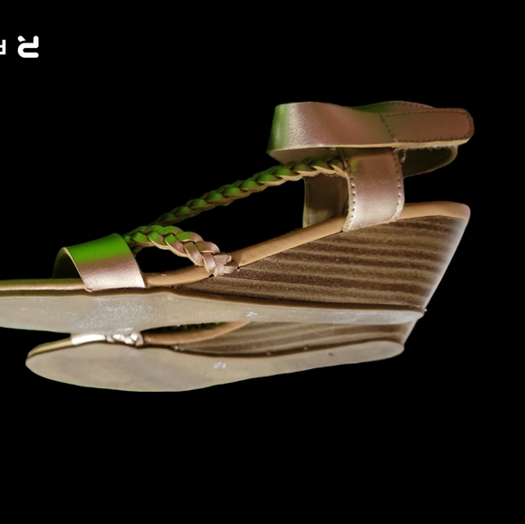 7.5 Metallic Blowfish Wedge Women's Shoe - Picture 5 of 7